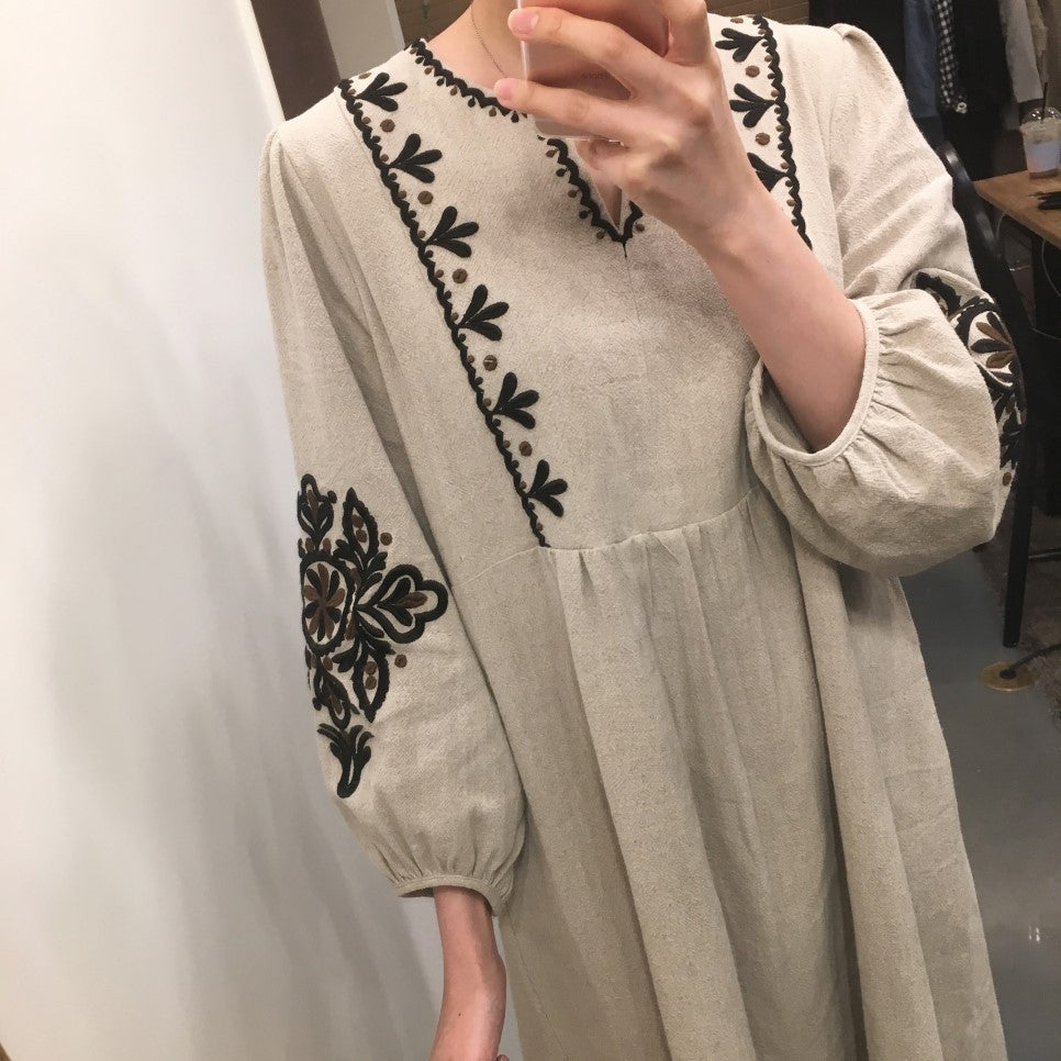 Robe Brodée Chic