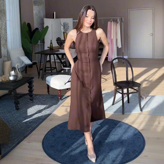 Robe sans manches cintrée à boutons