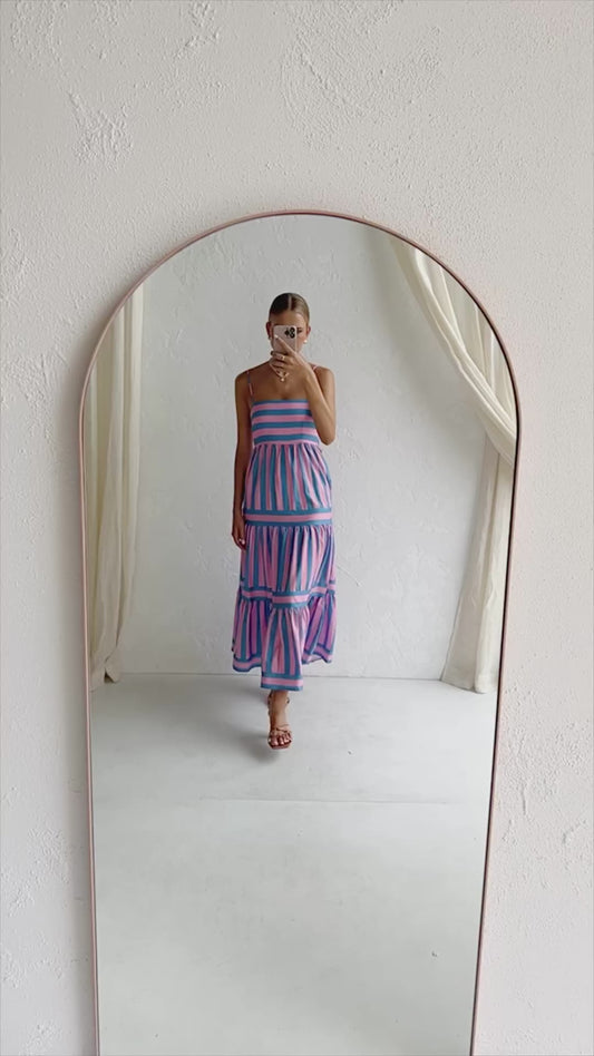 Robe d'été rayée à bretelles avec poches